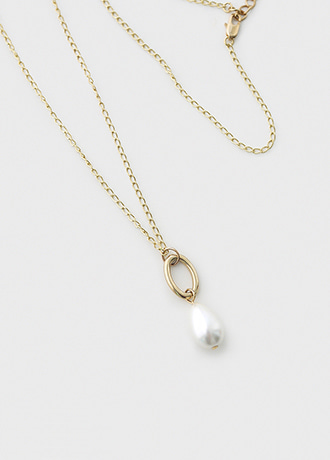 drop pearl necklace