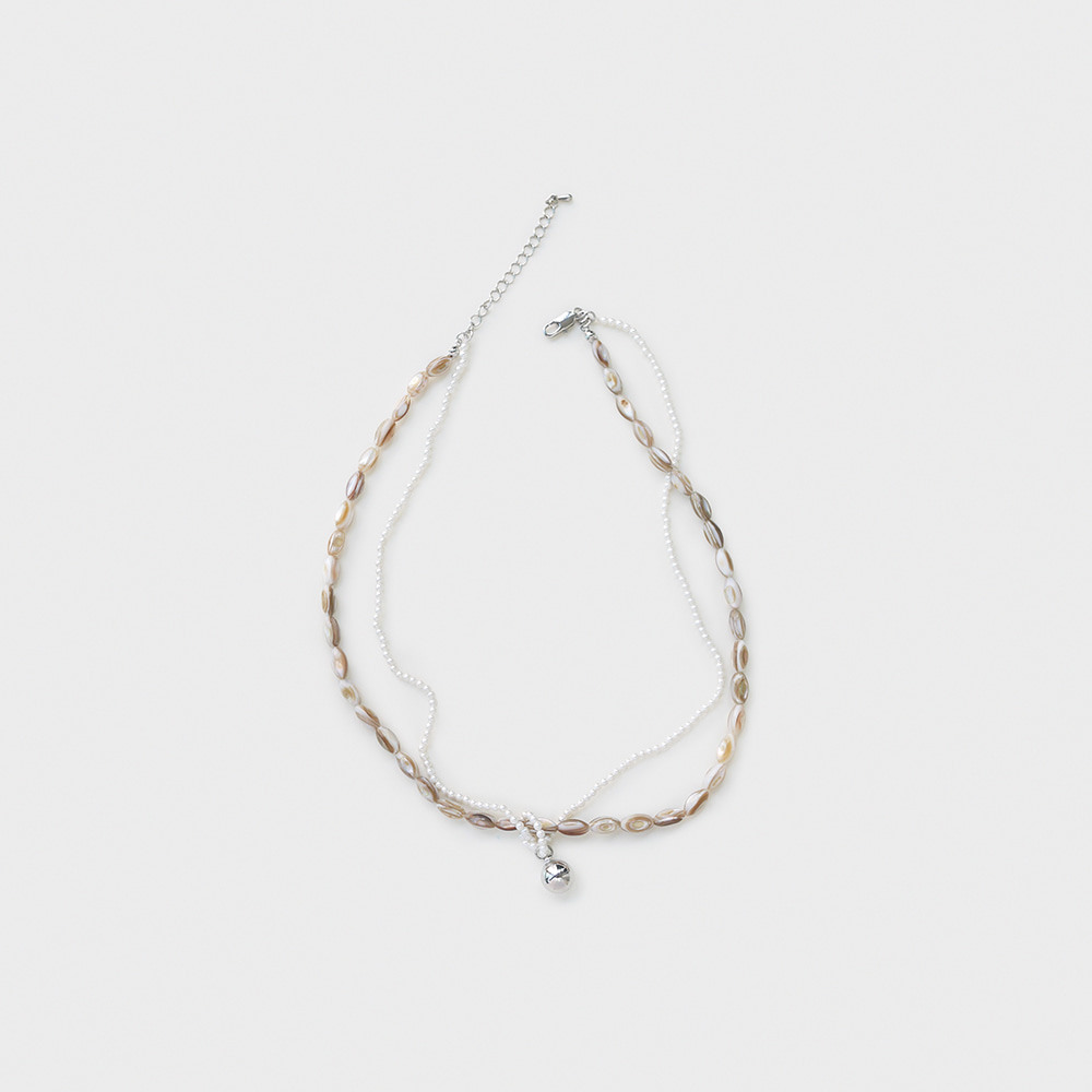 tied pearl necklace (brown)